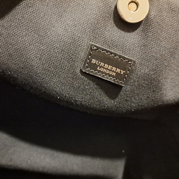 Burberry London Canvas Tote - Picture 4 of 9